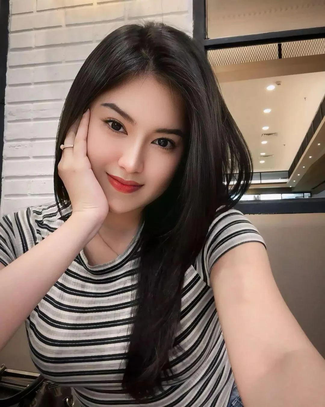 Sherin Beauty: Senyum Cerah di Tengah Hidup Cilacap